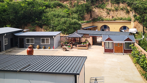 引進(jìn)大型釀酒設(shè)備開酒坊，帶領(lǐng)鄉(xiāng)親們一起“釀”出好日子