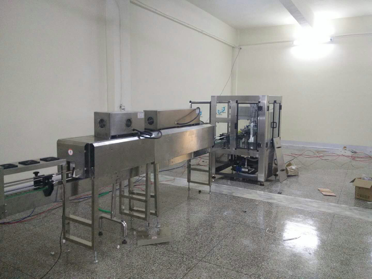 自動罐裝機(jī) 3