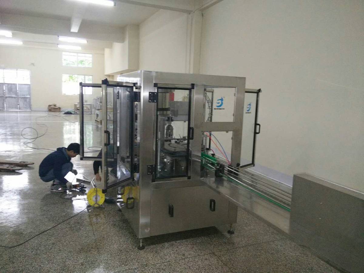 自動罐裝機(jī) 1