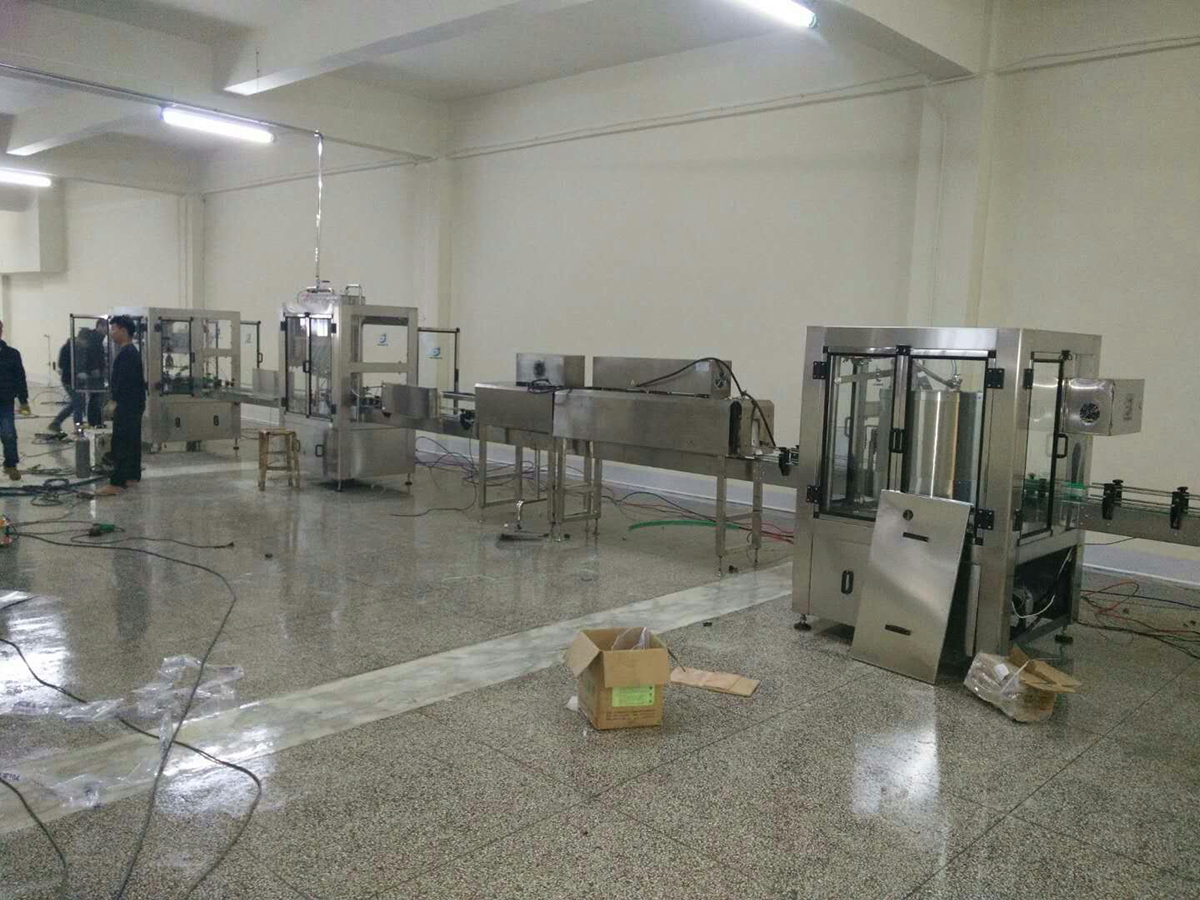 自動罐裝機(jī) 2