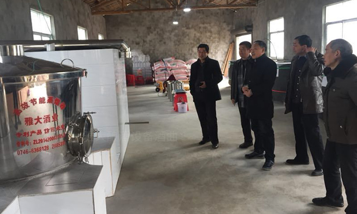 12.2用白酒生產(chǎn)設(shè)備釀酒創(chuàng)業(yè)，該不該聽取親朋好友的意見？