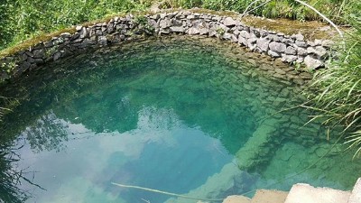 劉峰回鄉(xiāng)創(chuàng)業(yè)“靠山吃山”，用釀白酒設(shè)備做土酒年入20萬