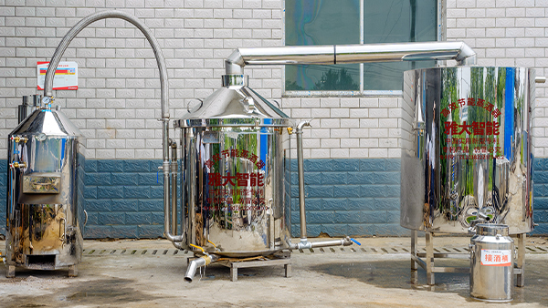 雅大干蒸釀酒設(shè)備，引領(lǐng)液態(tài)釀酒新潮流