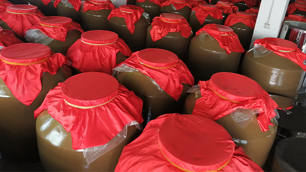 假酒太多，不如買套白酒廠釀酒也太慢了自己釀酒喝，還能賣