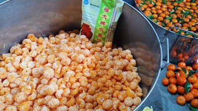 將砂糖桔倒掉也不賤賣？雅大釀酒設(shè)備廠家給出第三種解決方法