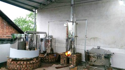 在農(nóng)村開小型酒廠有錢途嗎?小型釀酒設(shè)備靠譜嗎？