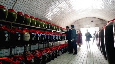 驚！原來用釀酒白酒設備釀造企業(yè)定制酒好處這么多！