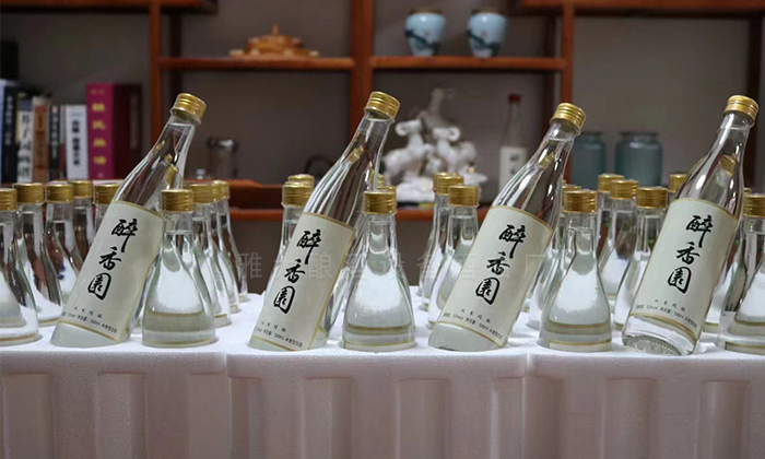 用純糧釀酒設備開酒坊，要有自己的商標