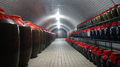 用白酒生產(chǎn)設(shè)備做窖藏酒，怎樣儲存才能保證不“跑酒”？