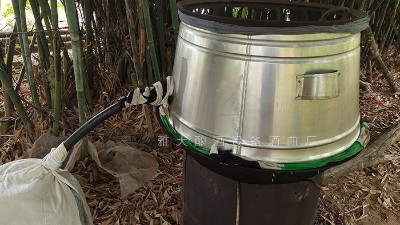 用木甑烤酒設(shè)備蒸白酒，冬季更容易糊鍋，為什么？