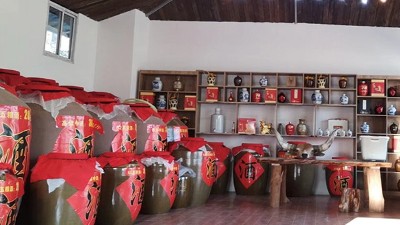 在農(nóng)村弄套全自動(dòng)釀酒設(shè)備開小酒坊，自產(chǎn)自銷年賺十幾萬(wàn)沒問題