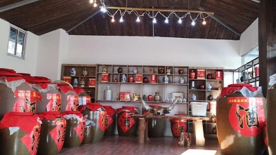 花2-3萬就能干的小本創(chuàng)業(yè)項目有嗎？試試用白酒蒸餾設(shè)備開酒坊吧