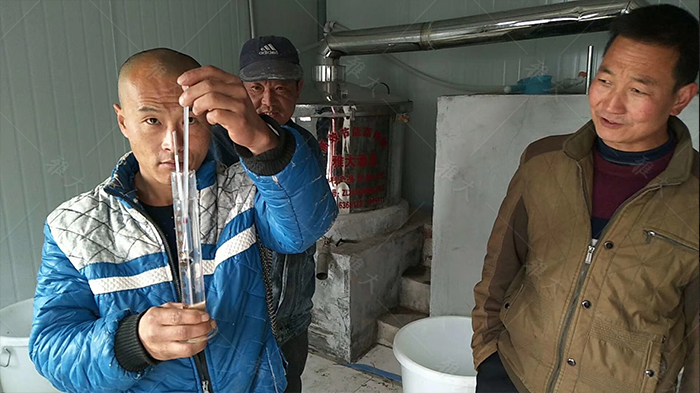 10-25用酒度計準(zhǔn)確測量酒度