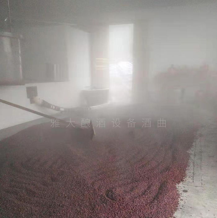 從廚師到釀酒師，用蒸餾釀酒設(shè)備釀出美酒，釀出紅火日子