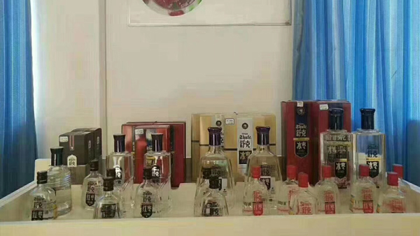 引進(jìn)大型釀酒設(shè)備做紅棗酒，帶領(lǐng)棗農(nóng)致富！