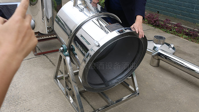 10.11雅大智能釀酒設備旋轉(zhuǎn)效果圖