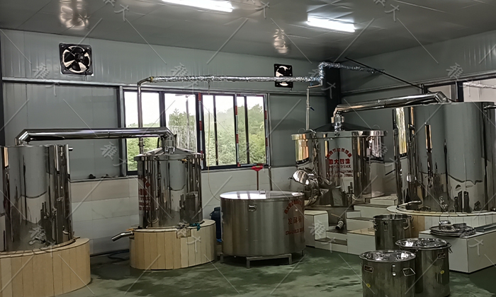 98酒廠環(huán)境要采光好通風好衛(wèi)生干凈