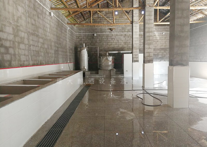 蒸酒、糖化培菌、發(fā)酵間